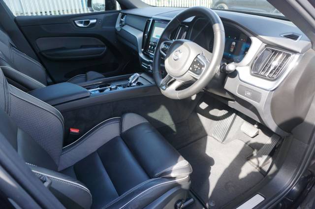 2025 Volvo XC60 2.0 B5P Plus Black Edition 5dr AWD Geartronic