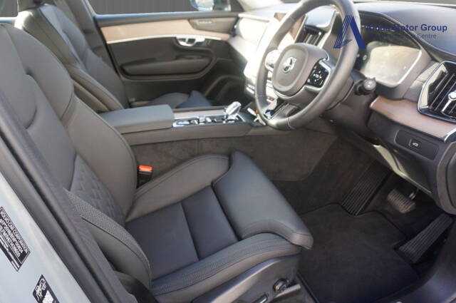 2025 Volvo XC90 2.0 B5P Plus Dark 5dr AWD Geartronic